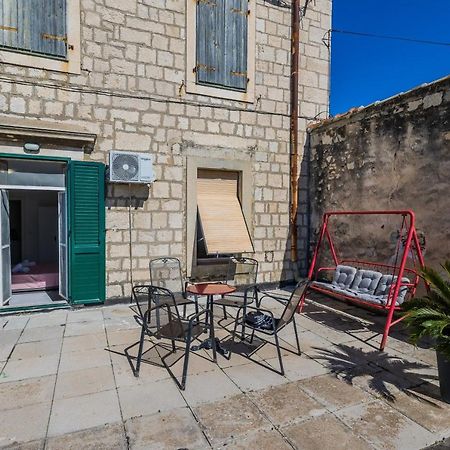 Seafront Apartments Karlo Kastela Exterior photo