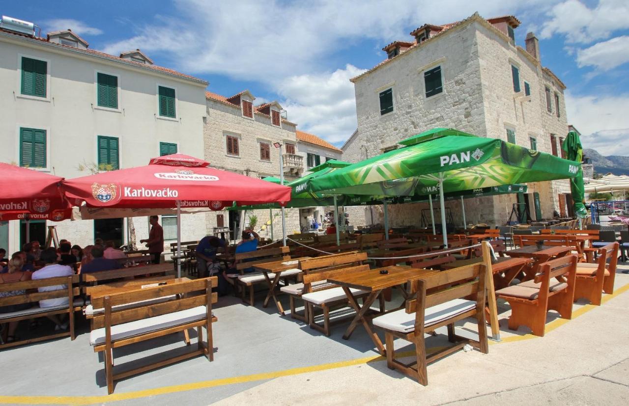 Seafront Apartments Karlo Kastela Exterior photo