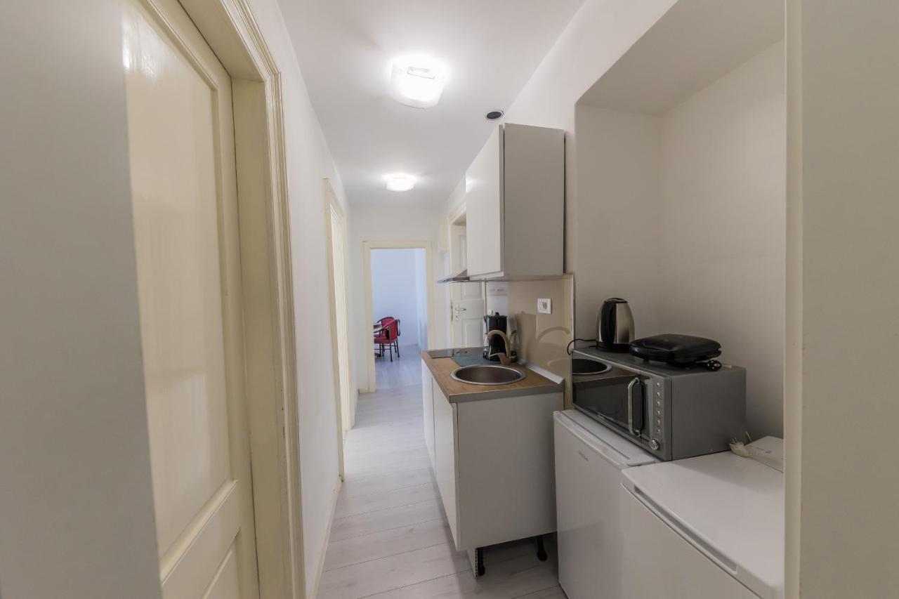 Seafront Apartments Karlo Kastela Exterior photo