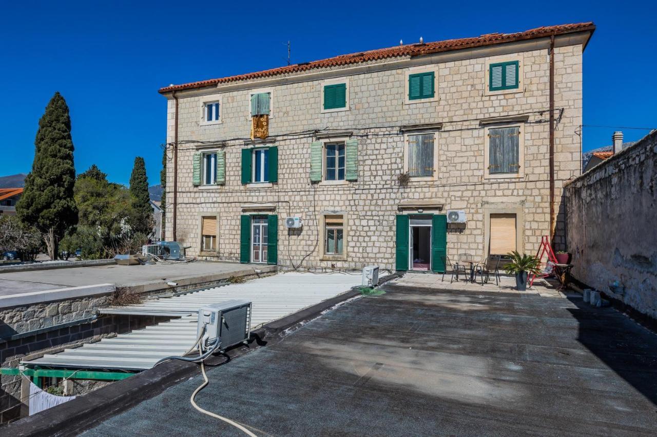 Seafront Apartments Karlo Kastela Exterior photo